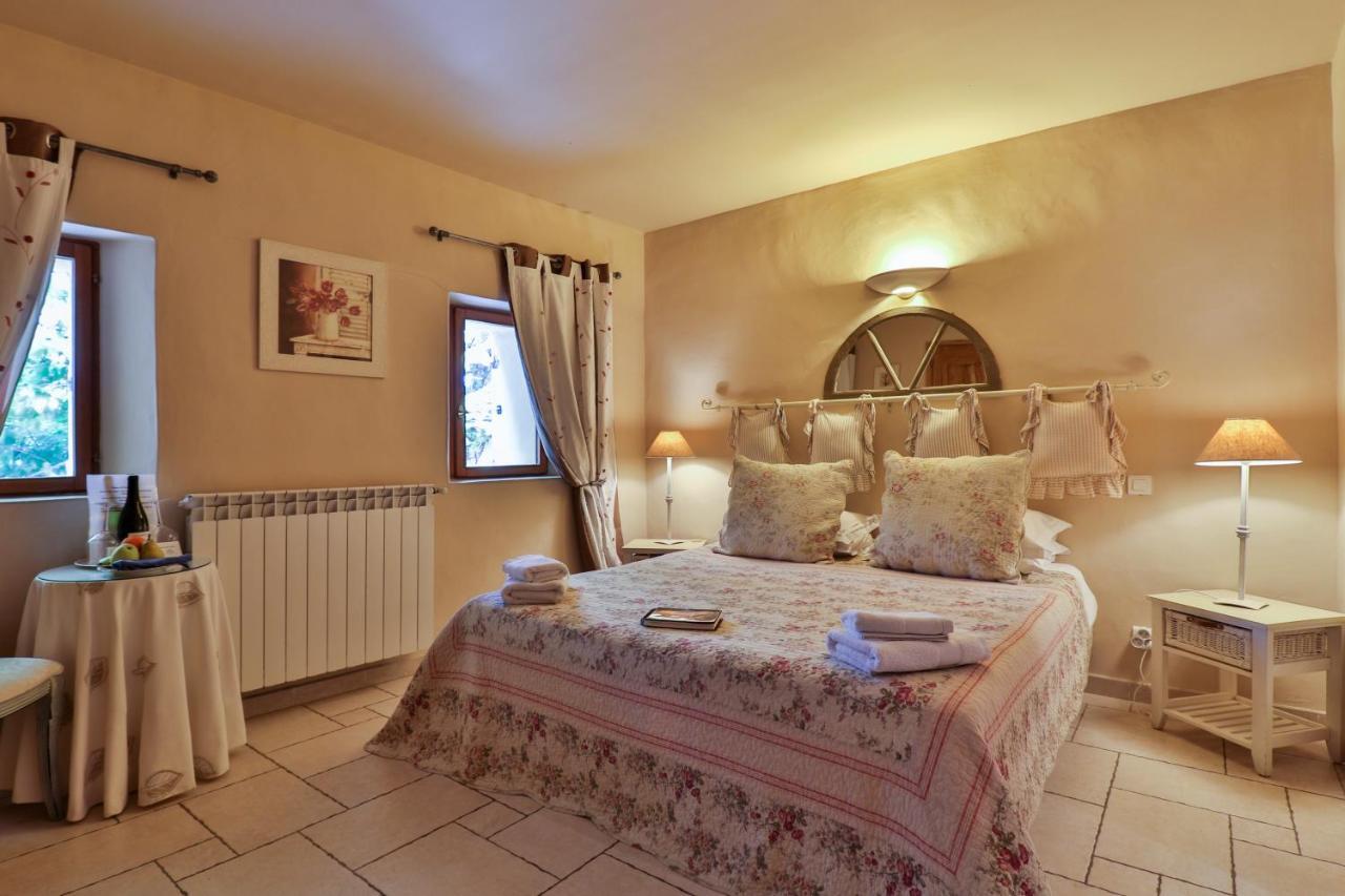 Les Carmes And Spa Le Thor Zewnętrze zdjęcie